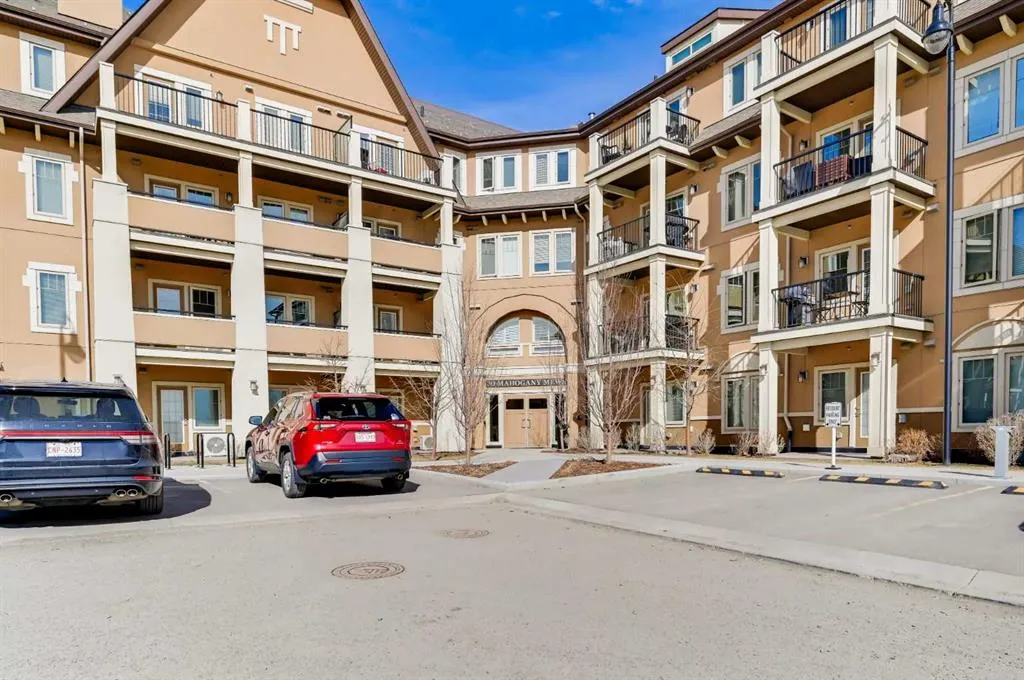 30 Mahogany Mews SE, #404