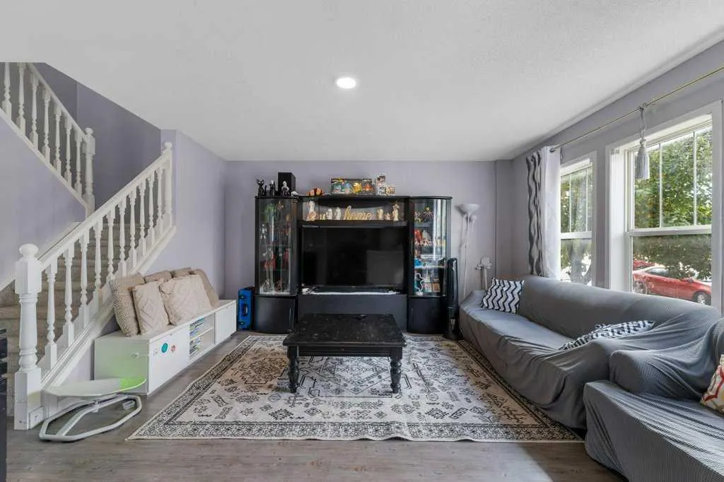 154 Bridlewood Drive SW