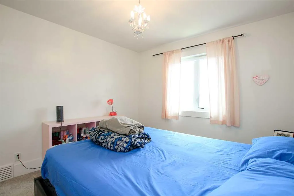 6 Grove Close