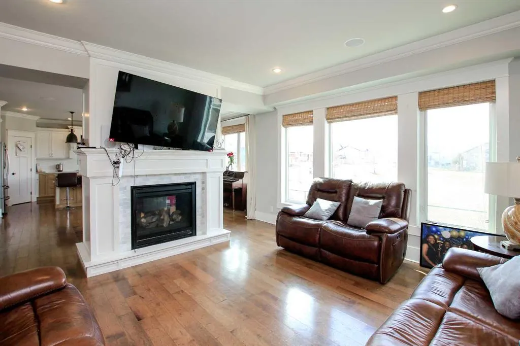 6 Grove Close
