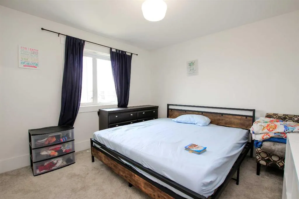 6 Grove Close