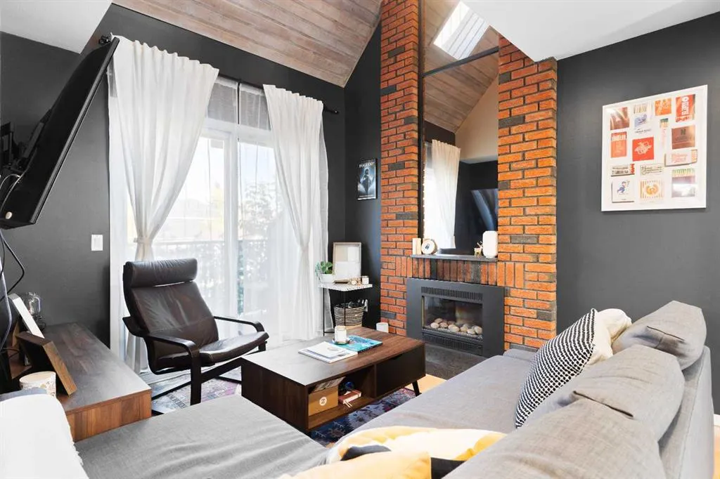 123 13 Avenue NE, #1