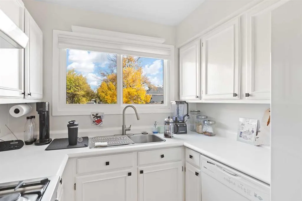 123 13 Avenue NE, #1
