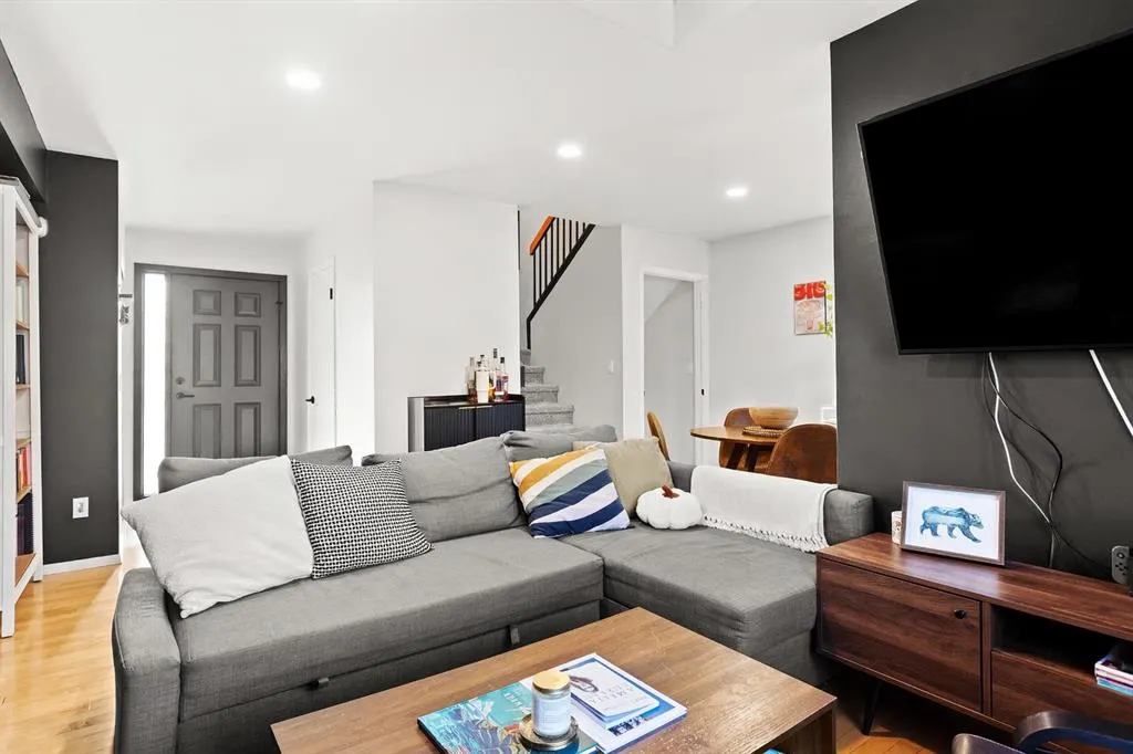 123 13 Avenue NE, #1