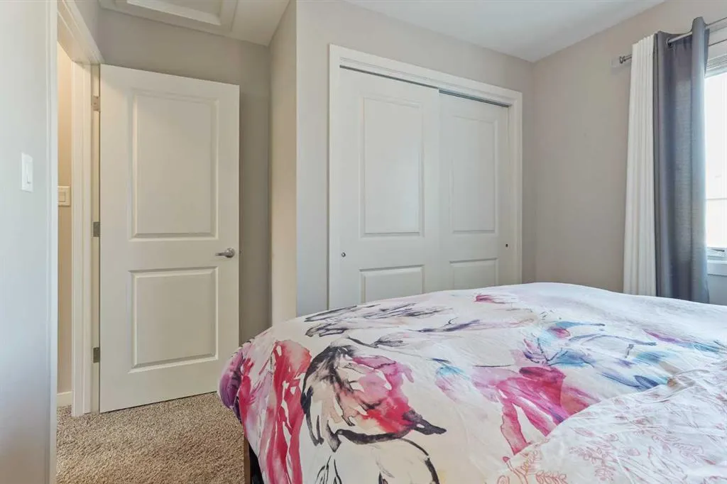 377 Moonlight Way W