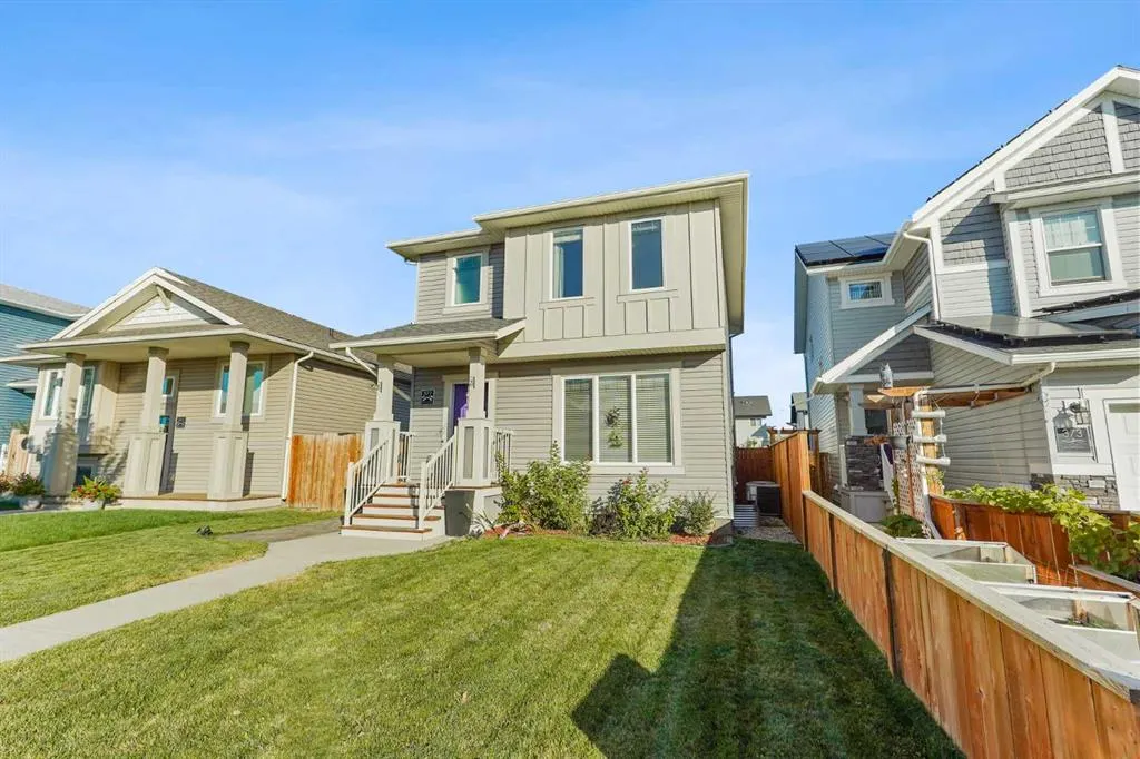377 Moonlight Way W
