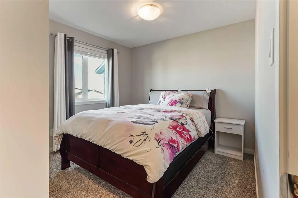 377 Moonlight Way W