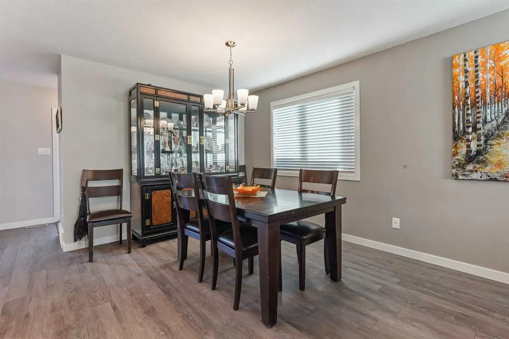 377 Moonlight Way W