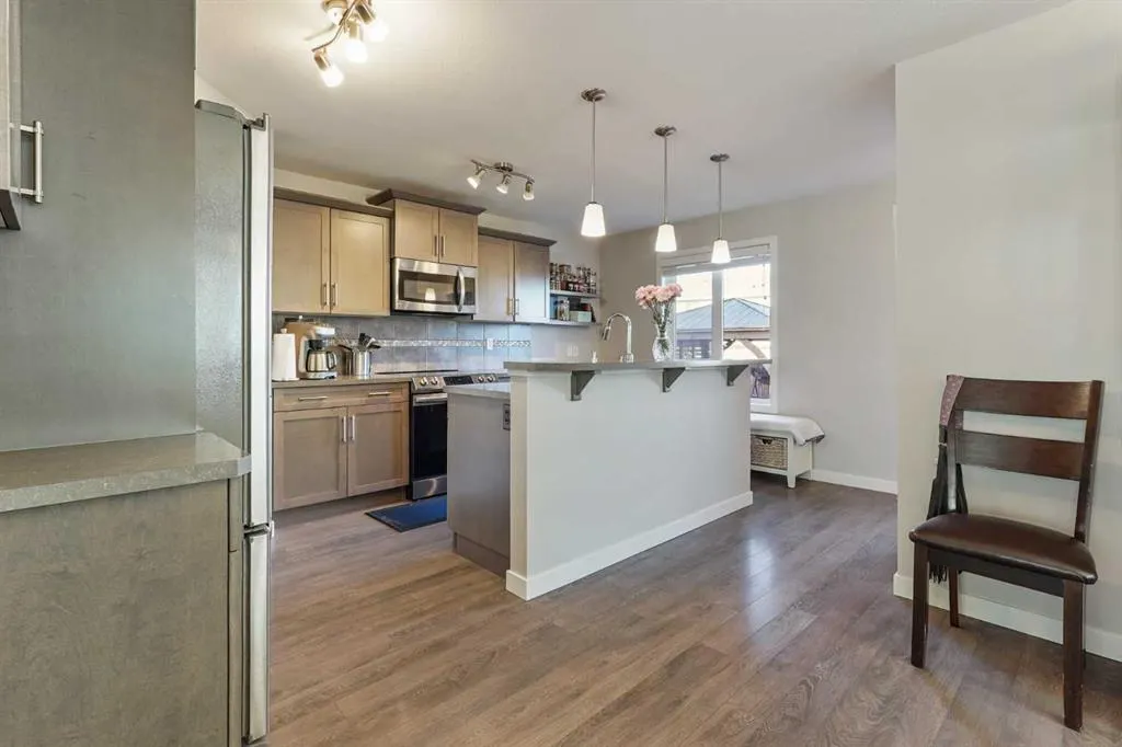 377 Moonlight Way W