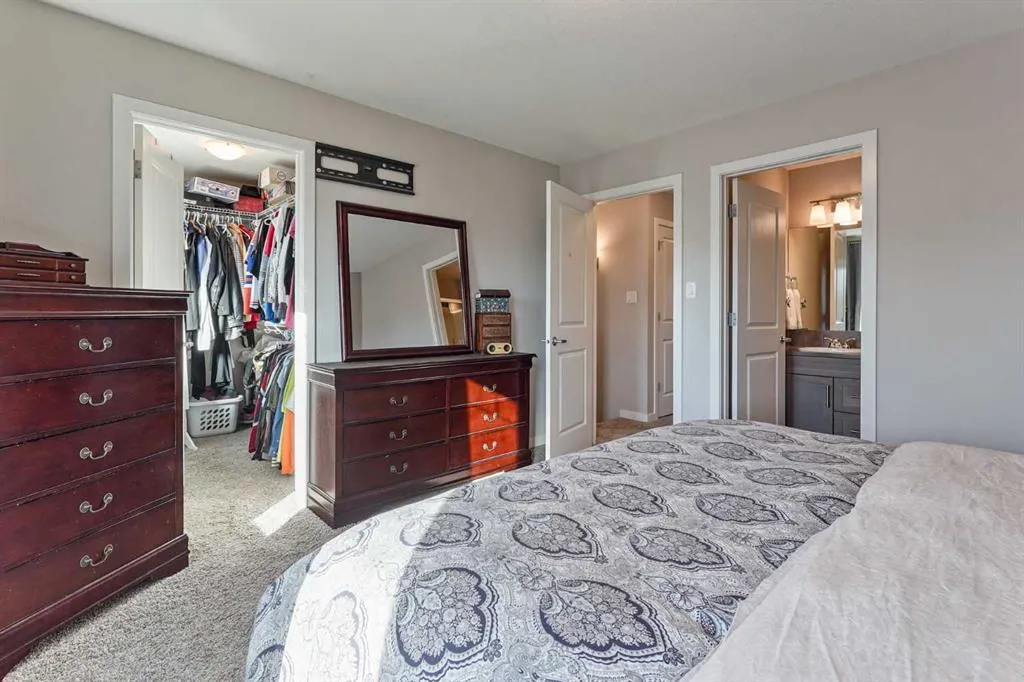 377 Moonlight Way W