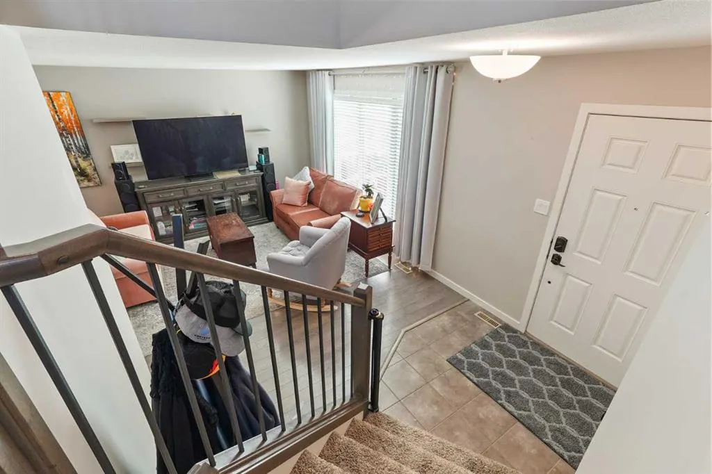 377 Moonlight Way W