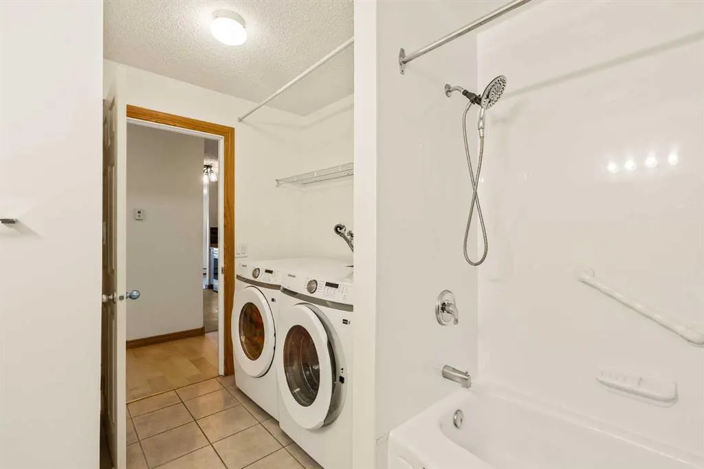 80 Glamis Drive SW, #3302