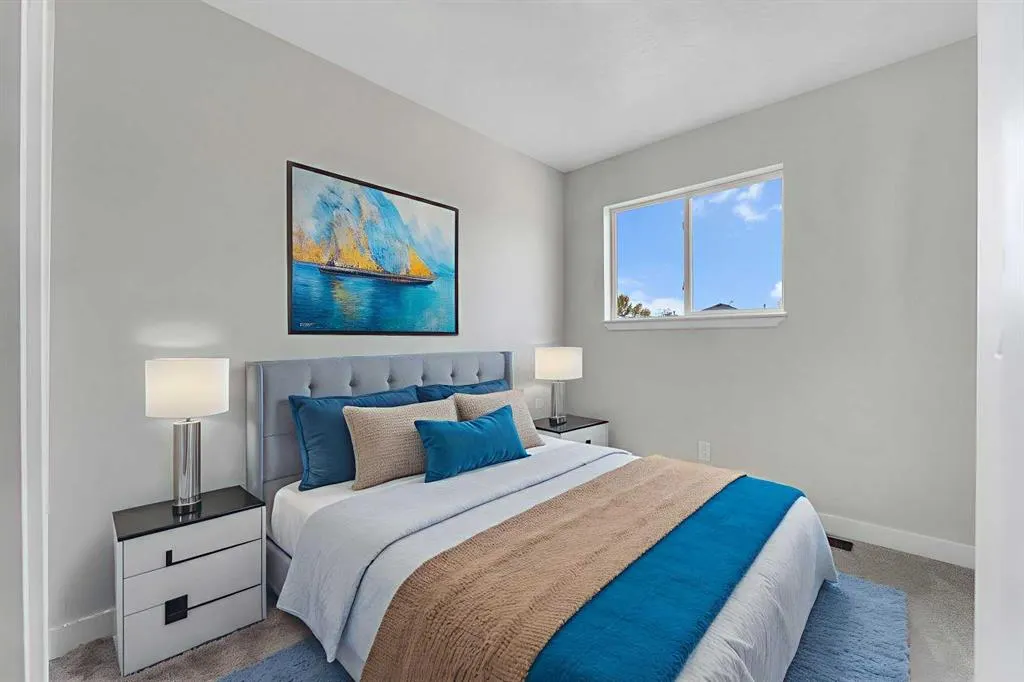 25 San Diego Way NE