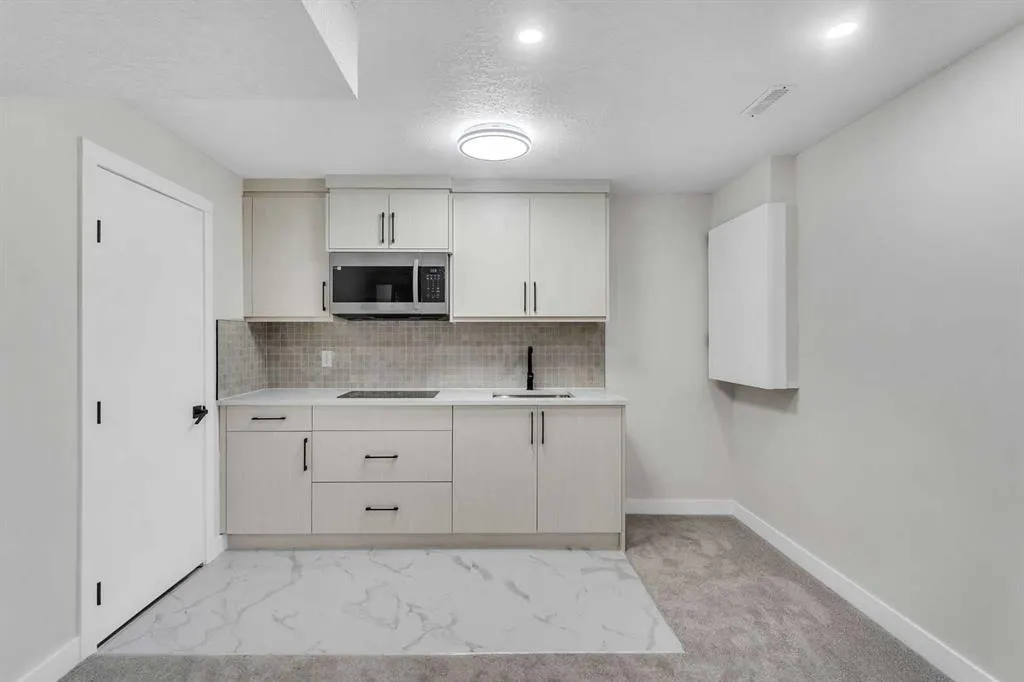 25 San Diego Way NE