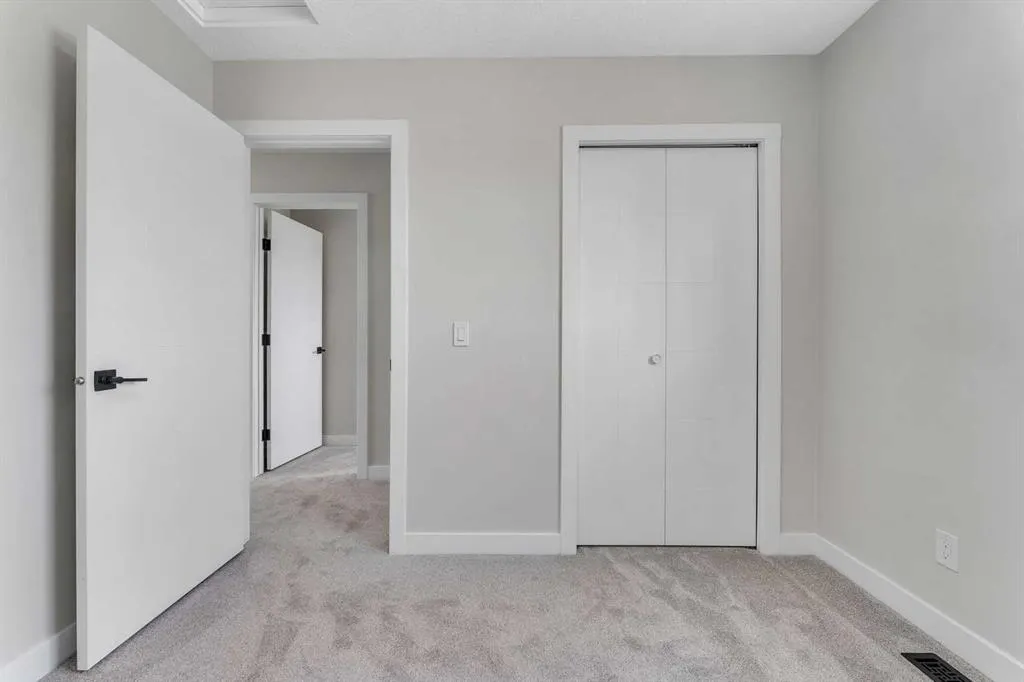 25 San Diego Way NE