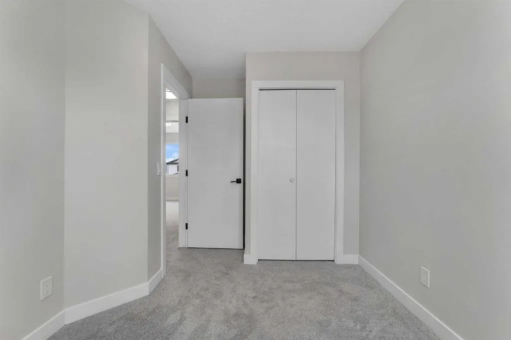 25 San Diego Way NE