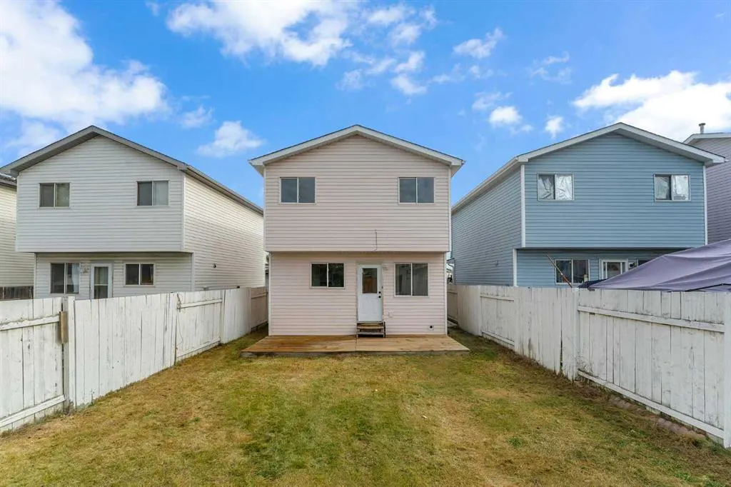 25 San Diego Way NE