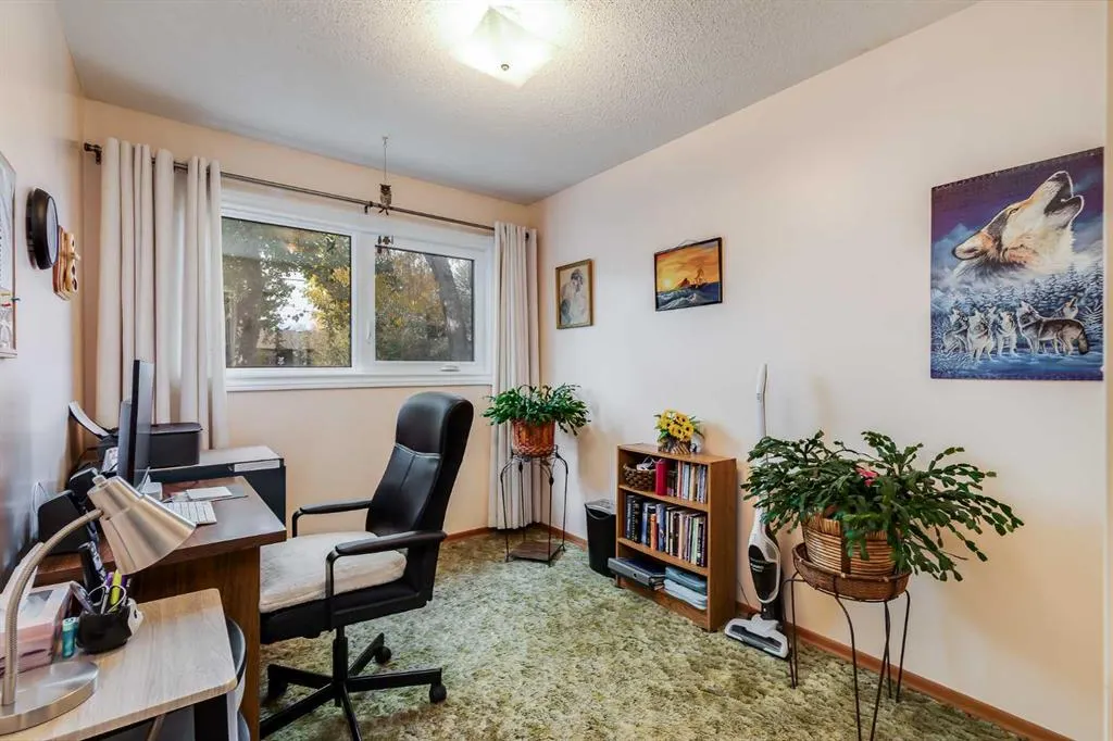 311 Midridge Road SE