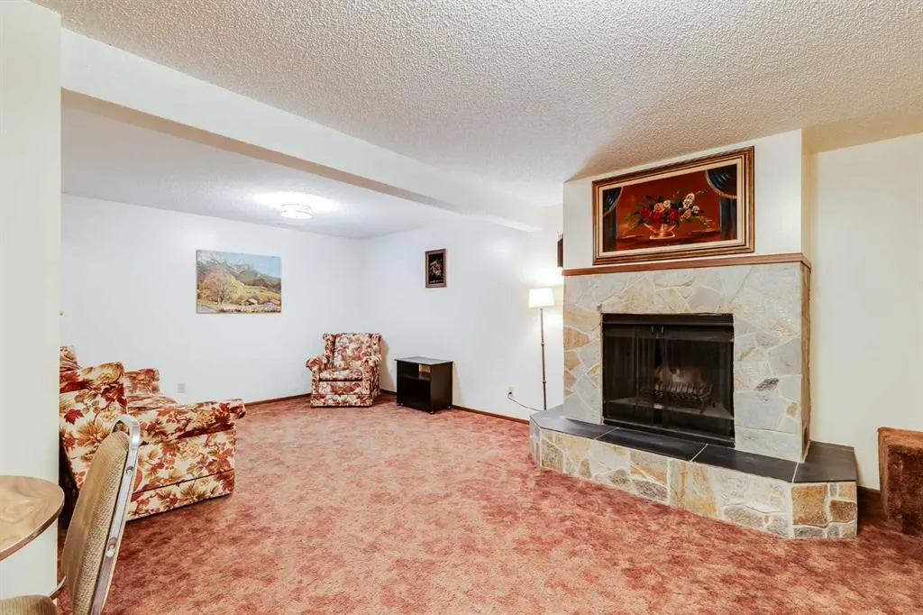 311 Midridge Road SE