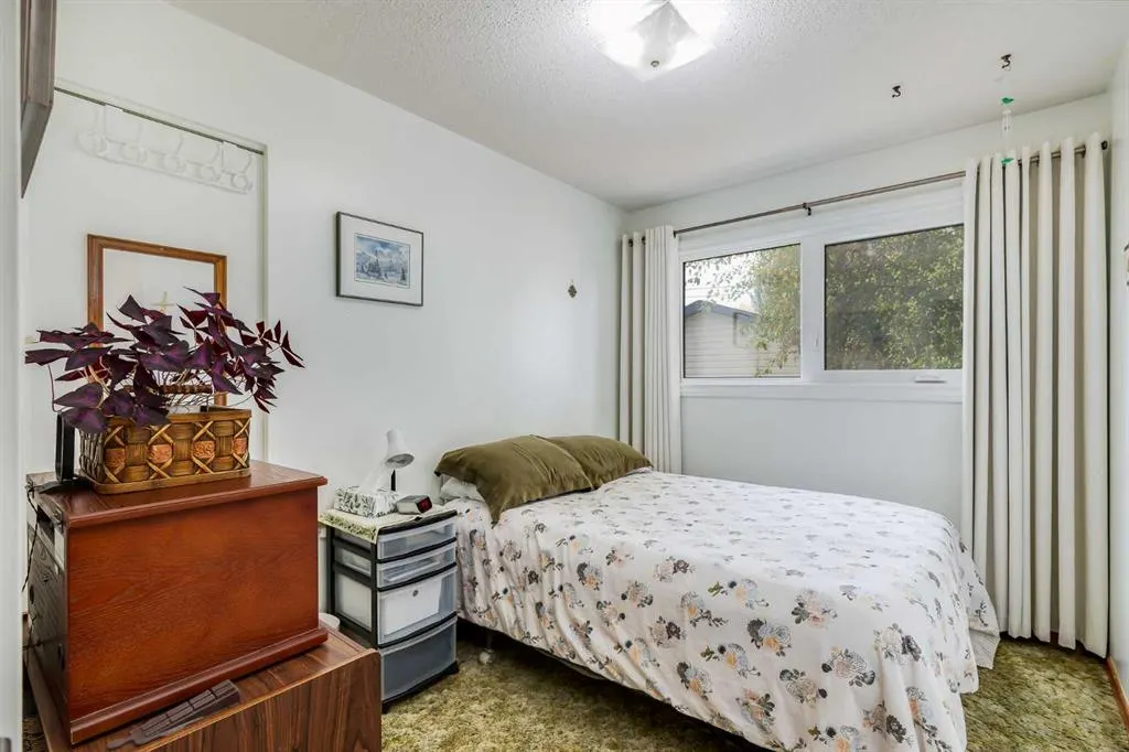311 Midridge Road SE