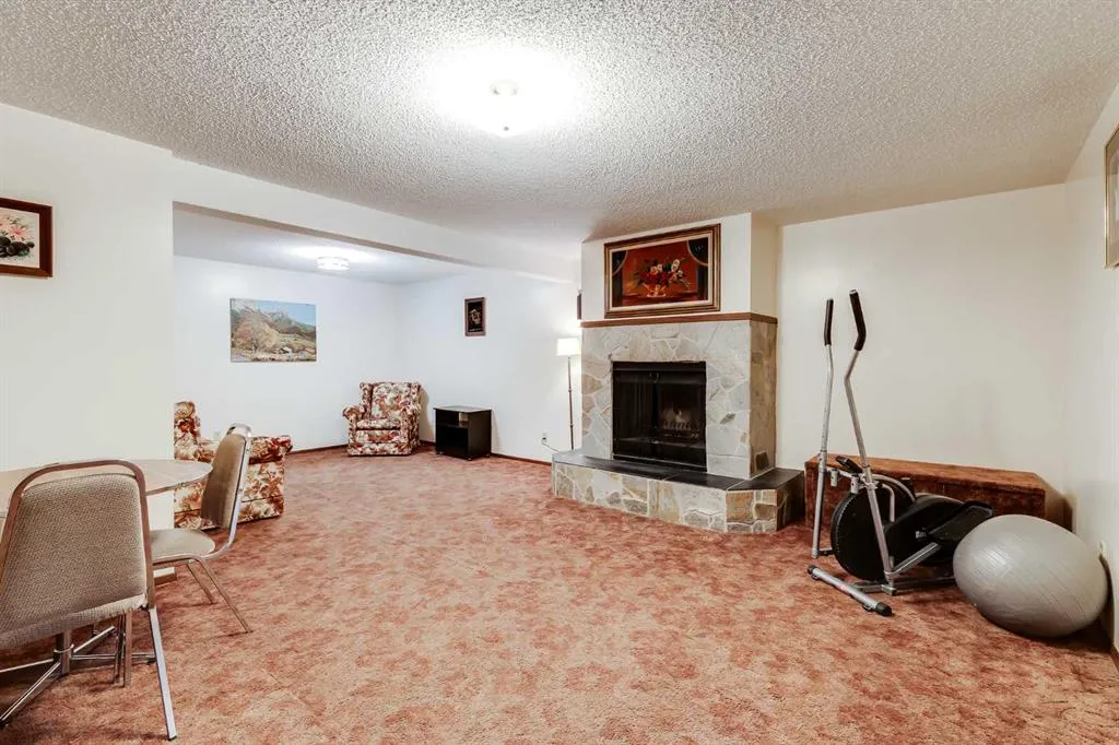 311 Midridge Road SE