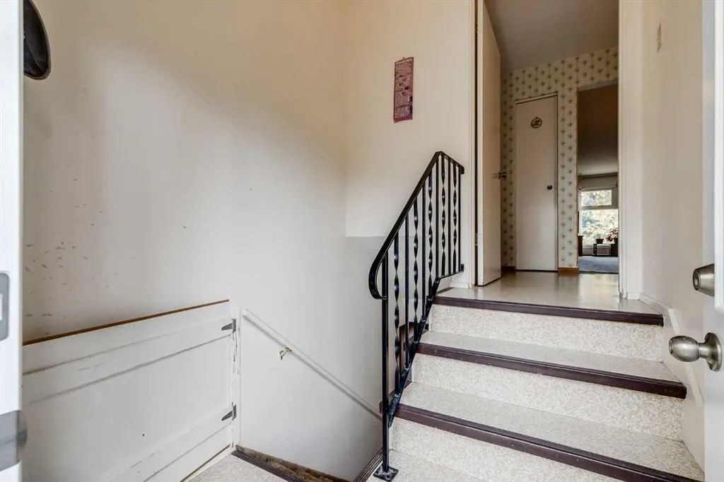311 Midridge Road SE