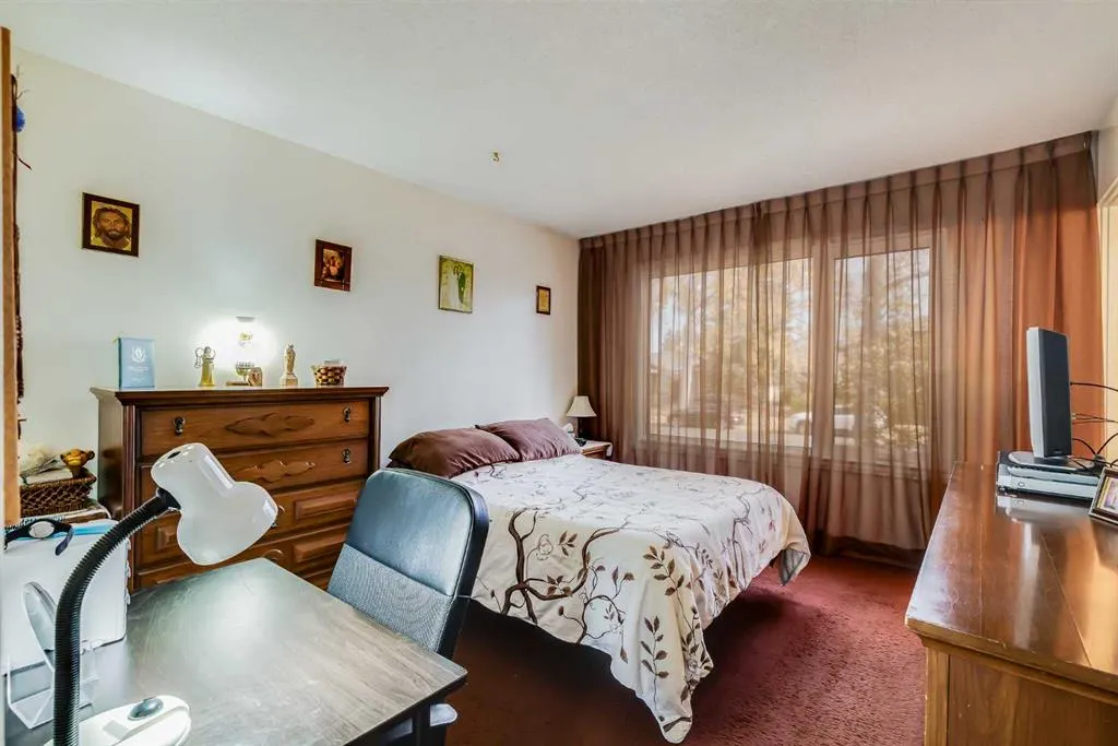 311 Midridge Road SE