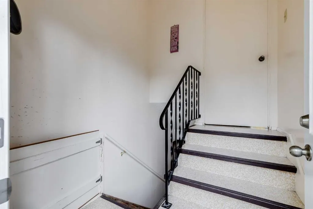 311 Midridge Road SE