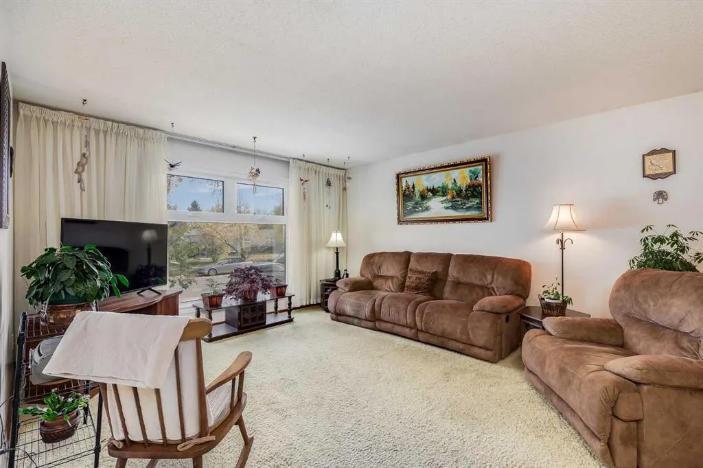 311 Midridge Road SE