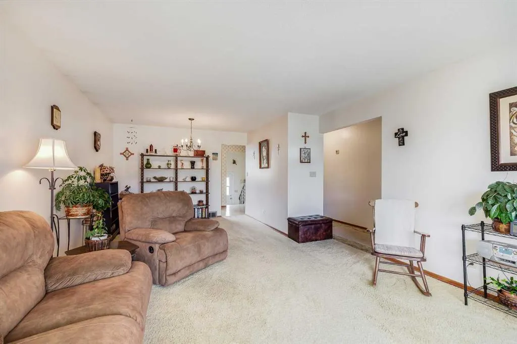 311 Midridge Road SE