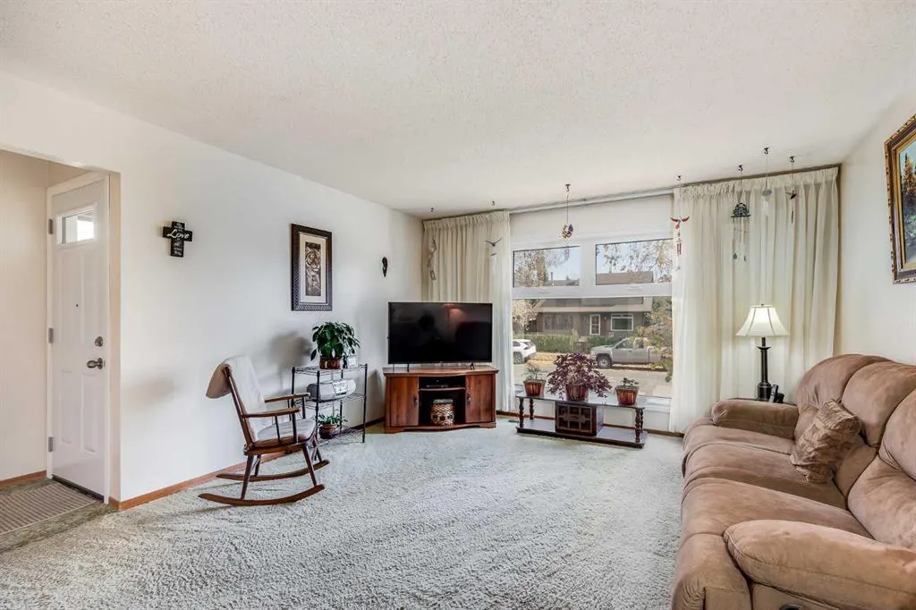 311 Midridge Road SE