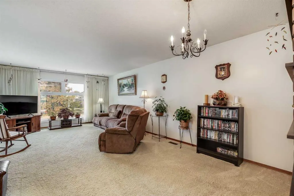 311 Midridge Road SE
