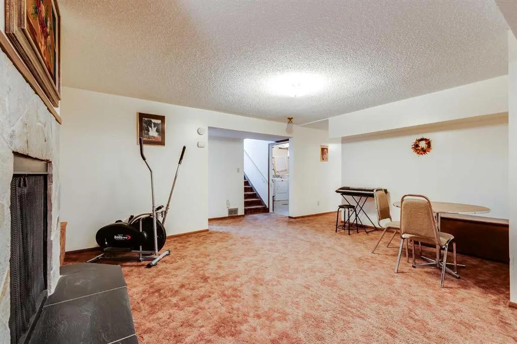 311 Midridge Road SE