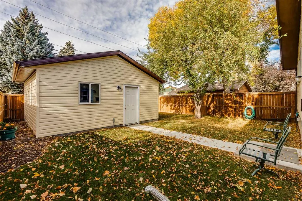 311 Midridge Road SE