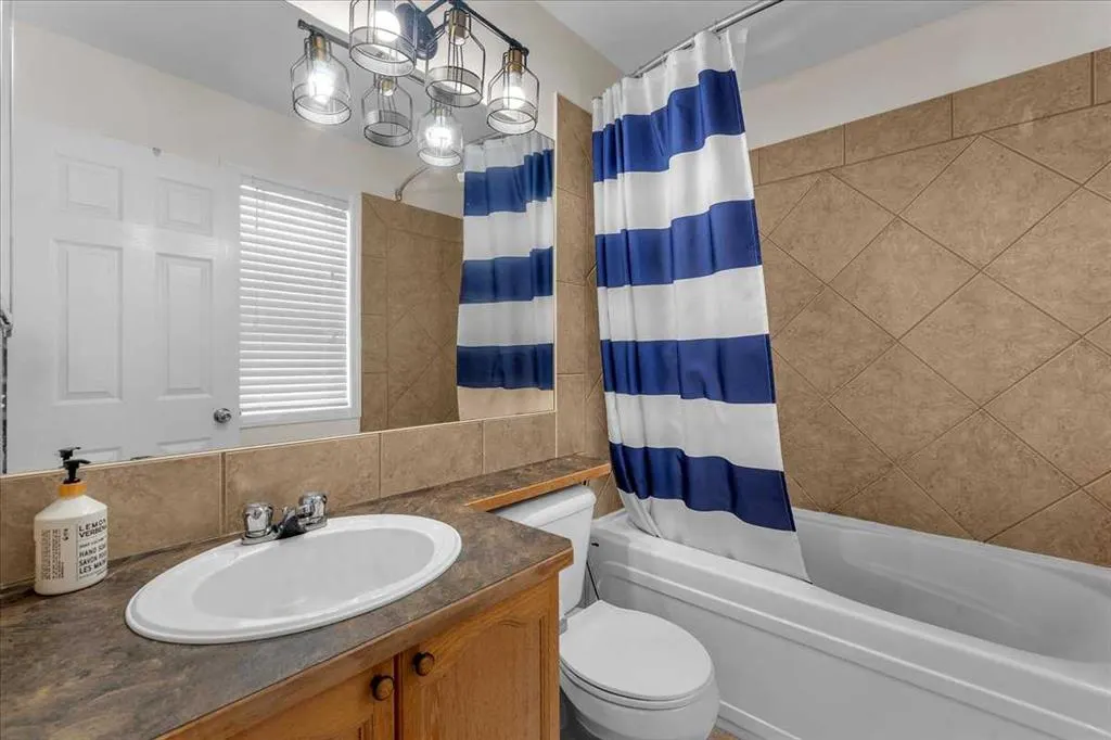 35 Tuscany Ridge Terrace NW