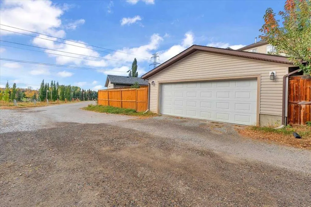 35 Tuscany Ridge Terrace NW