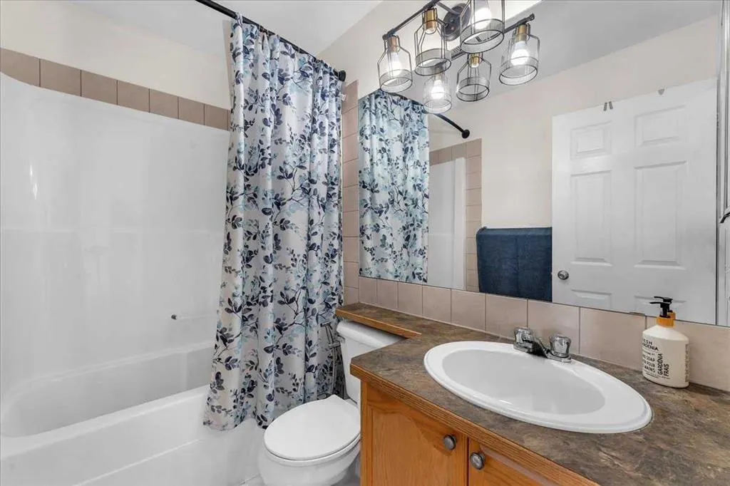 35 Tuscany Ridge Terrace NW