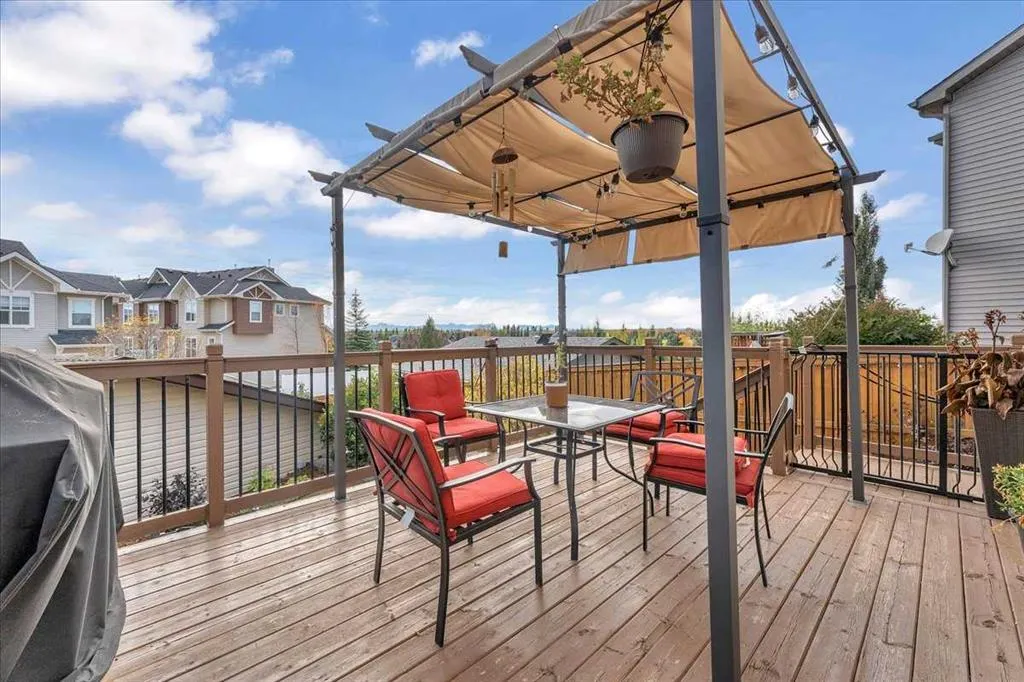 35 Tuscany Ridge Terrace NW