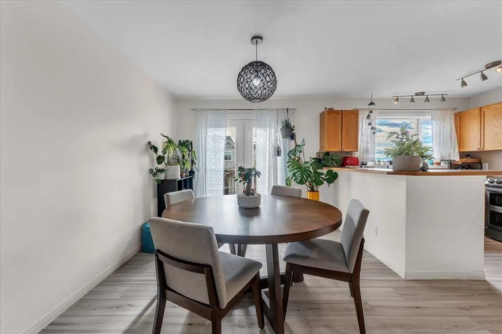 35 Tuscany Ridge Terrace NW
