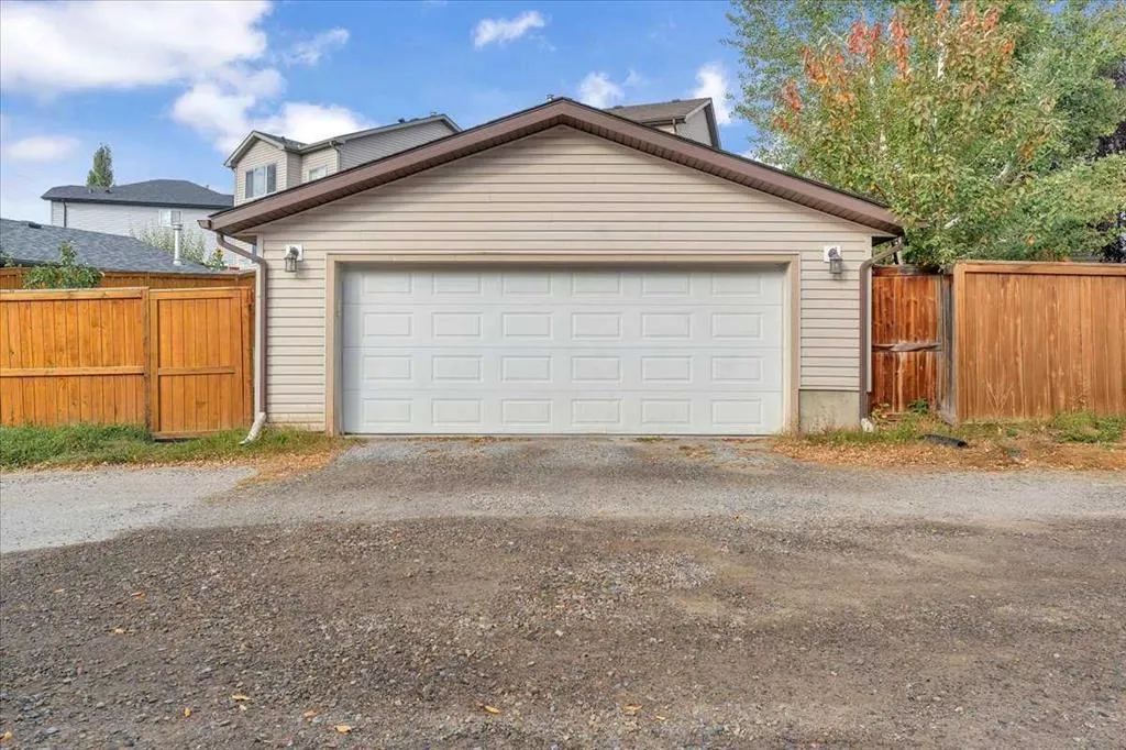 35 Tuscany Ridge Terrace NW