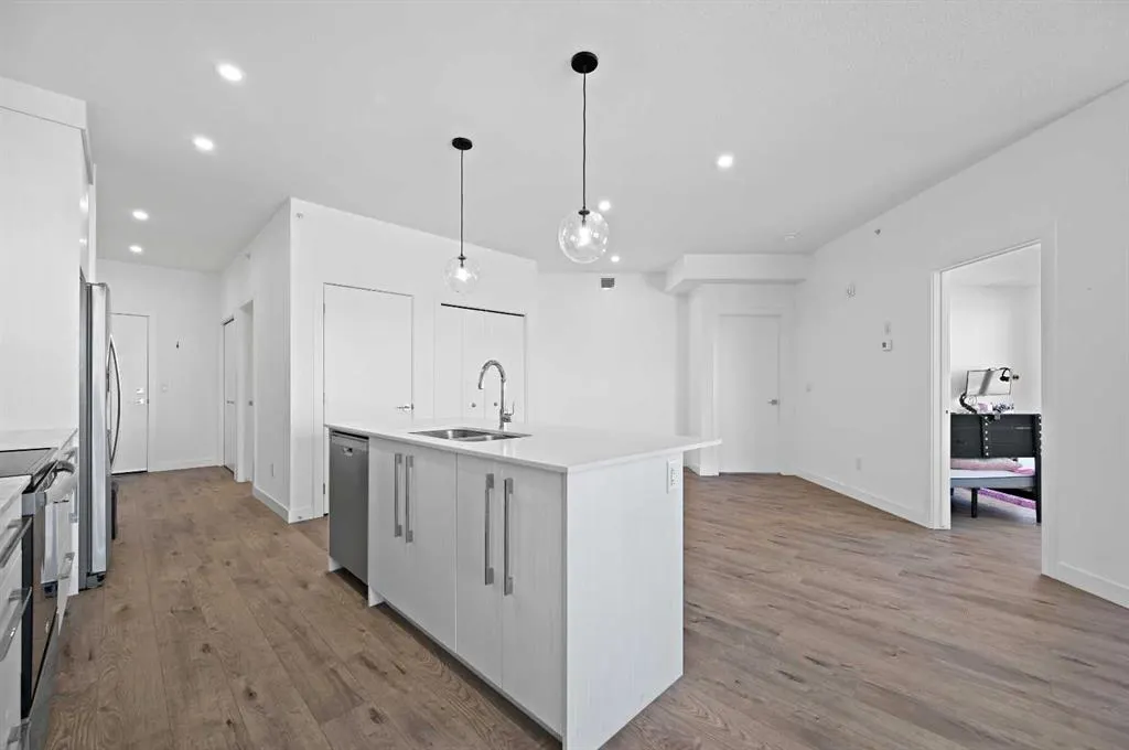 681 Savanna Boulevard NE, #1401