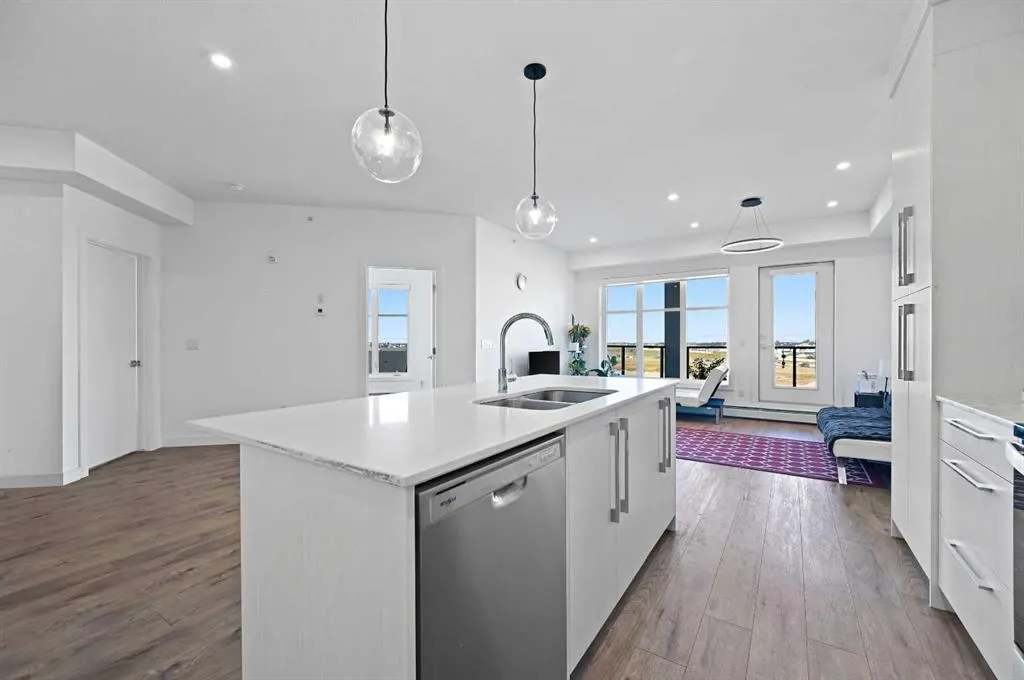 681 Savanna Boulevard NE, #1401