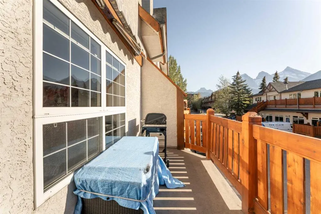 112 Kananaskis Way, #205