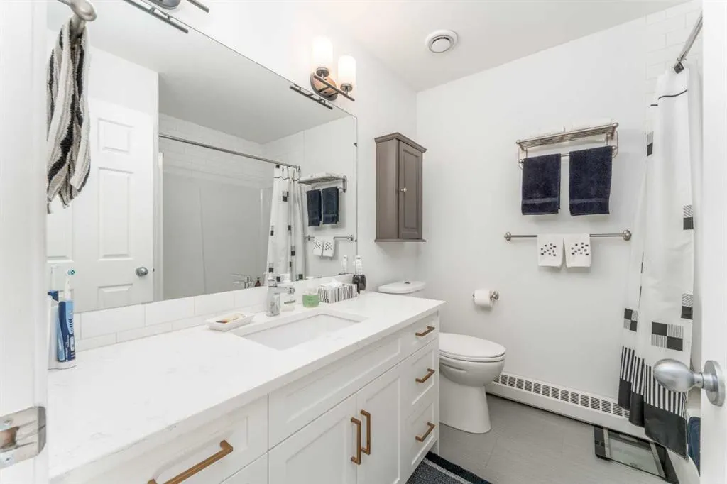 112 Kananaskis Way, #205