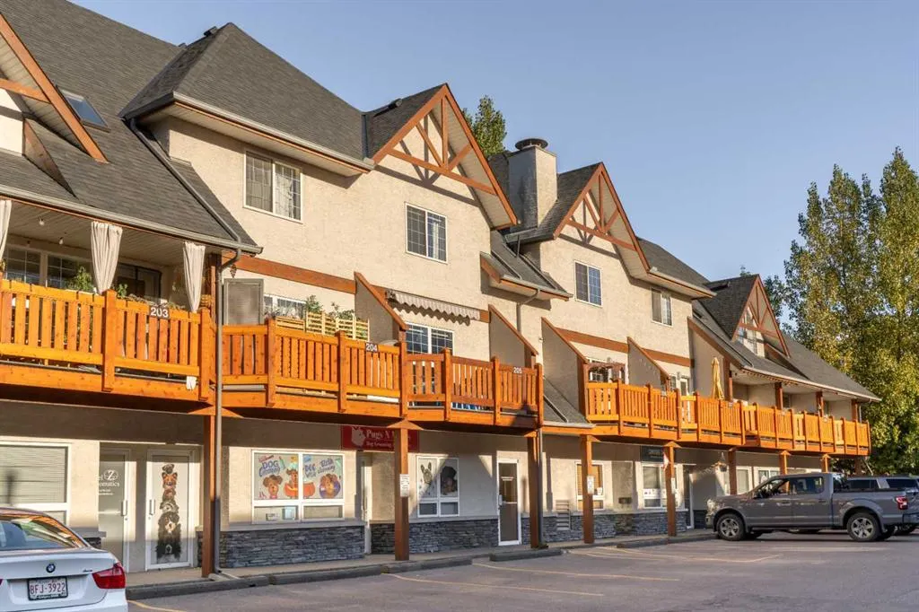 112 Kananaskis Way, #205