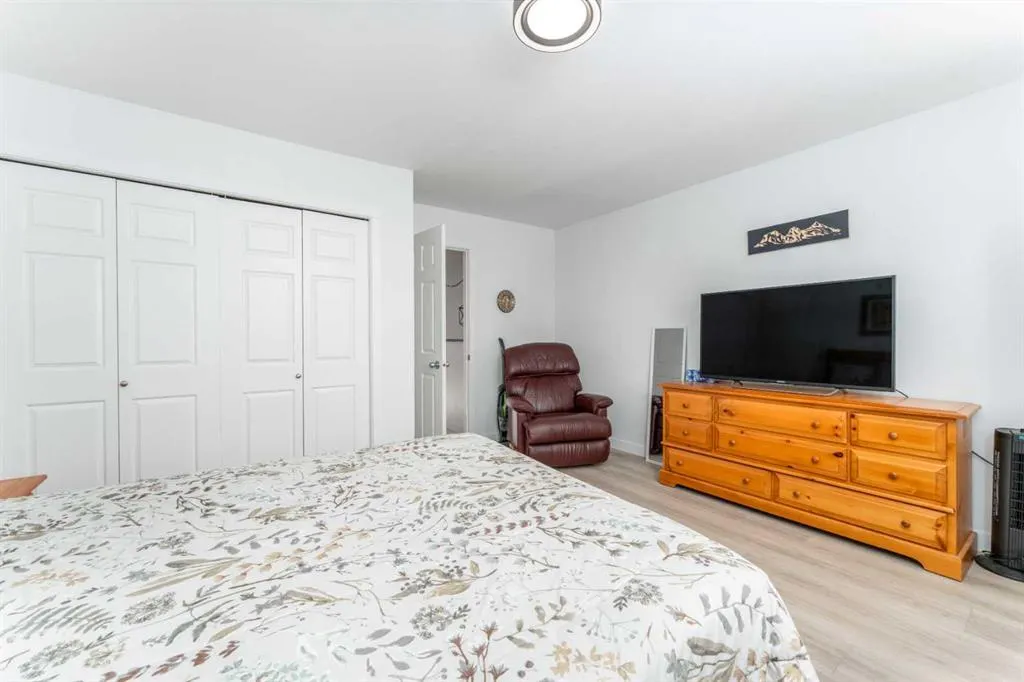 112 Kananaskis Way, #205