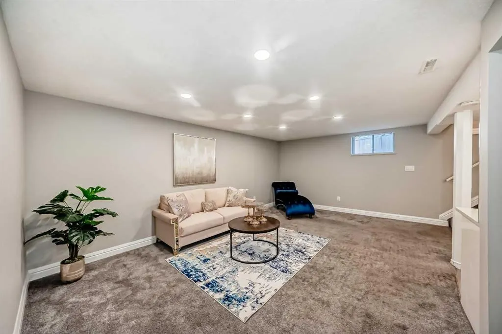 199 Maitland Drive NE