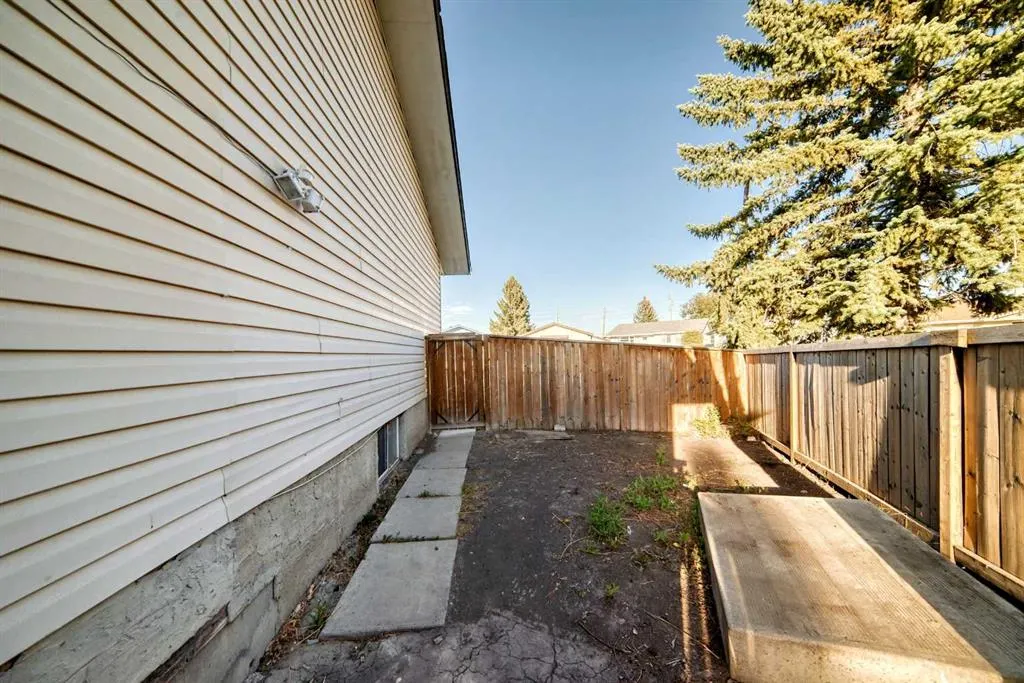 199 Maitland Drive NE