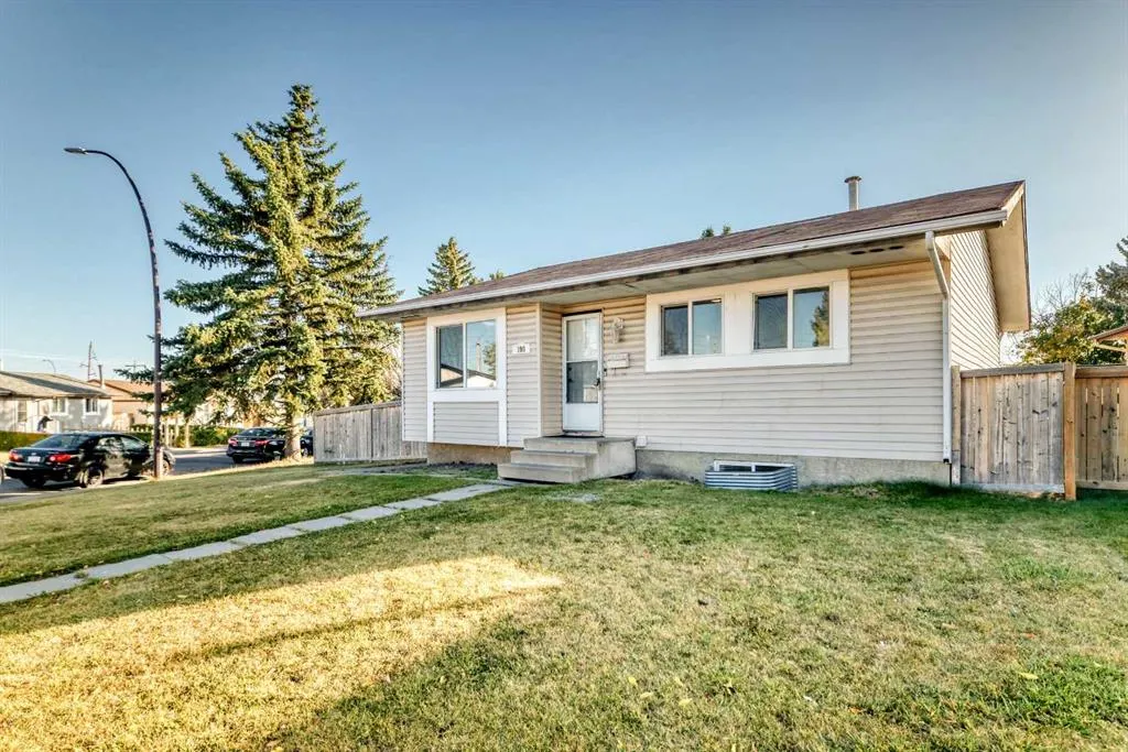 199 Maitland Drive NE