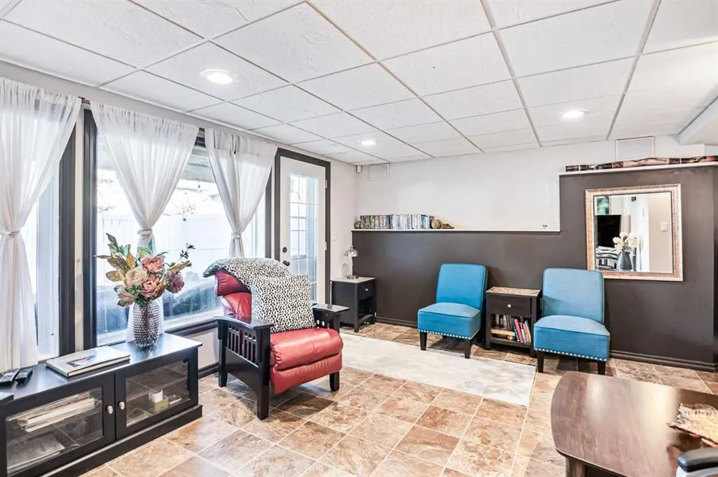 73 Addington Drive, #16